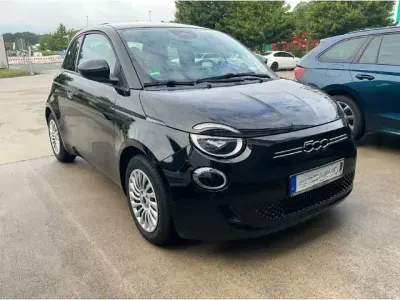 Gebraucht Fiat 500e Action 69 kW (95 PS) 2023 Onyx schwarz) (schwarz Kleinwagen