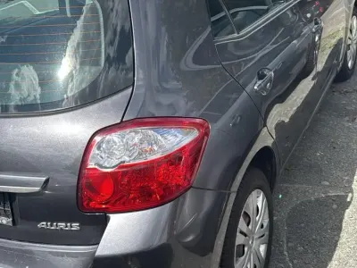 Gebraucht Toyota Auris 101 PS (74 kW) 2010 Grau Kleinwagen