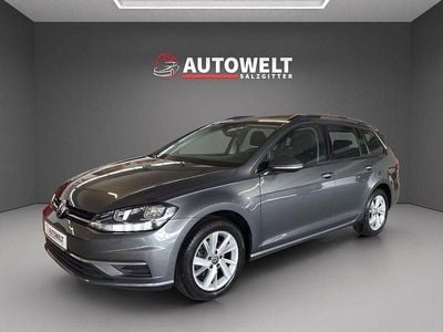 Gebraucht VW Golf VII Comfortline 125 PS (91 kW) 2018 Grau Limousine