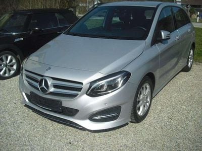 Gebraucht Mercedes B180 122 PS (89 kW) 2016 Polarsilber  metalliclack Van / Kleinbus