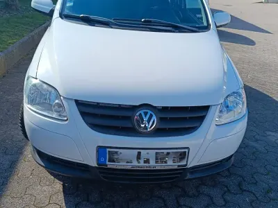 Gebraucht VW Fox 65 PS (47 kW) 2011 Weiß Kleinwagen