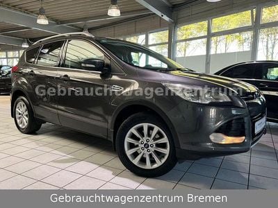 Grau Gebraucht 2016 Ford Kuga Titanium SUV | 10.990 € (Guter Preis)