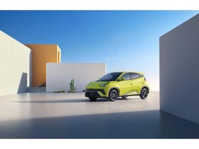 Nouă BYD Dolphin Surf Comfort 114 kW (156 CP) 2026 Galben Hatchback