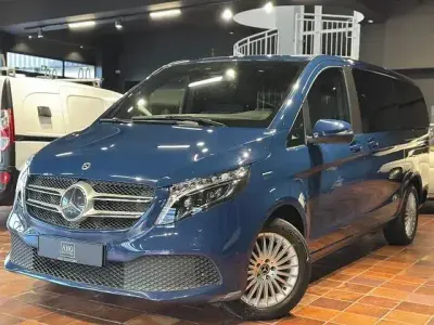 Gebraucht Mercedes V220 163 PS (119 kW) 2023 Blau Van / Kleinbus