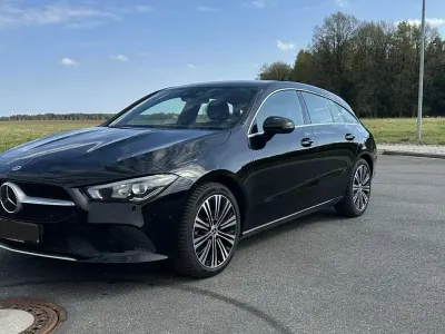 Gebraucht Mercedes CLA200 Shooting Brake 150 PS (110 kW) 2021 Schwarz Kombi