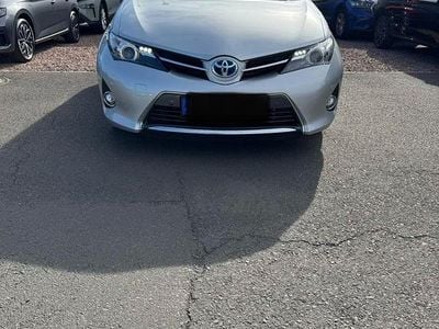 Second-hand Toyota Auris Life+ 136 CP (100 kW) 2013 Argintiu Berlinǎ