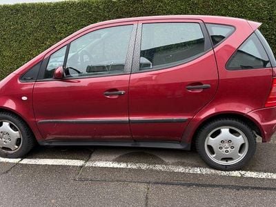 Gebraucht Mercedes A160 Classic 102 PS (75 kW) 1999 Rot Van / Kleinbus