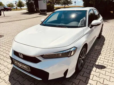 Gebraucht Honda Civic Advance 143 PS (105 kW) 2026 Platinum white pearl Limousine