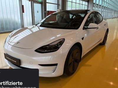 Weiß Gebraucht 2021 Tesla Model 3 Standard Range Limousine | 25.500 € (Fairer Preis)