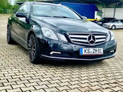 Używany Mercedes E350 265 KM (194 kW) 2009 Czarny Coupe