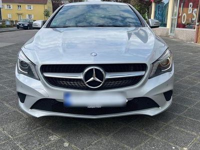 Second-hand Mercedes CLA180 122 CP (89 kW) 2014 Argintiu Berlinǎ