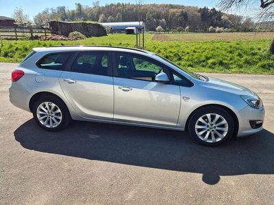 Usata Opel Astra 140 CV (102 kW) 2013 Argento Station wagon