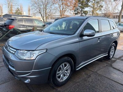 Gebraucht Mitsubishi Outlander Invite 150 PS (110 kW) 2013 Grau SUV