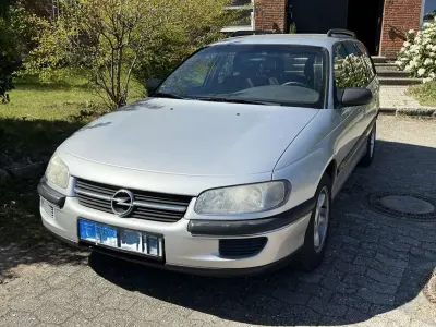 Gebraucht Opel Omega 136 PS (100 kW) 1997 Silber Limousine