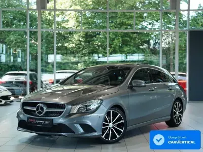 Gebraucht Mercedes CLA200 Shooting Brake 156 PS (114 kW) 2015 Grau Kombi