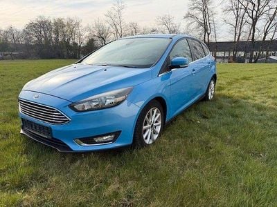 Gebraucht Ford Focus Titanium 125 PS (91 kW) 2016 Blau Limousine