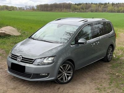 Second-hand VW Sharan 177 CP (130 kW) 2014 Gri Monovolum
