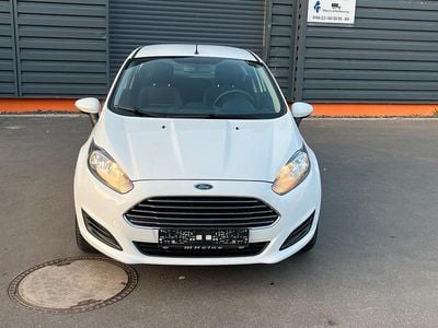 Gebraucht Ford Fiesta 82 PS (60 kW) 2013 Weiß Kleinwagen
