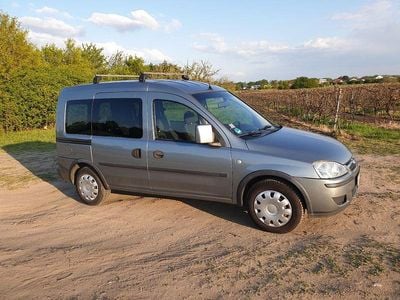 Begagnad Opel Combo Edition 90 HK (66 kW) 2010 Silver Minibuss