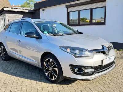 Używany Renault Mégane Bose Edition 132 KM (97 kW) 2015 Srebrny Sedan/Limuzyna