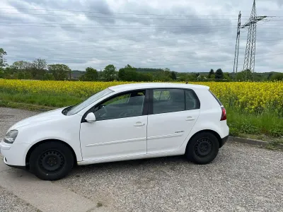 Używany VW Golf VI Edition 80 KM (58 kW) 2008 Biały Hatchback