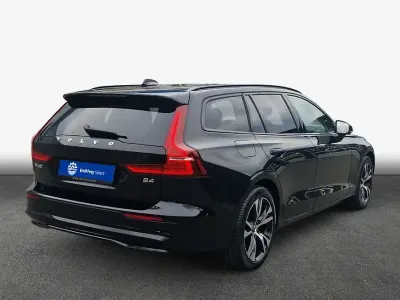 Gebraucht Volvo V60 145 PS (106 kW) 2025 Kombi