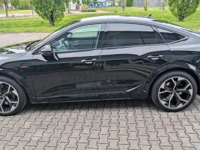 Gebraucht Audi e-tron Ambiente 369 kW (503 PS) 2022 Schwarz SUV