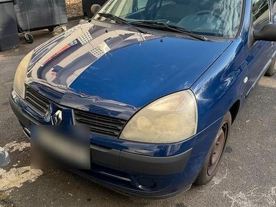 Second-hand Renault Clio II 75 CP (55 kW) 2005 Albastru Hatchback