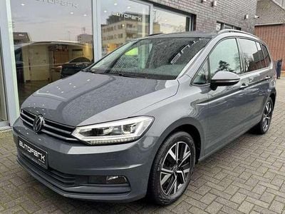 Grau Gebraucht 2024 VW Touran Business Van / Kleinbus | 30.999 € (Fairer Preis)
