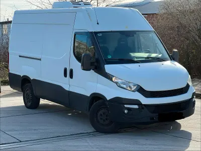 Usata Iveco Daily 126 CV (92 kW) 2015 Bianco Berlina