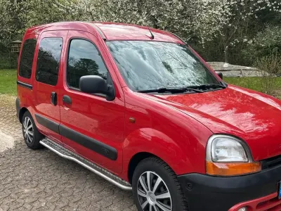 Gebraucht Renault Kangoo 60 PS (44 kW) 2002 Rot Van / Kleinbus