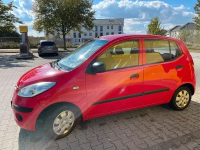 Gebraucht Hyundai i10 77 PS (56 kW) 2008 Rot Kleinwagen