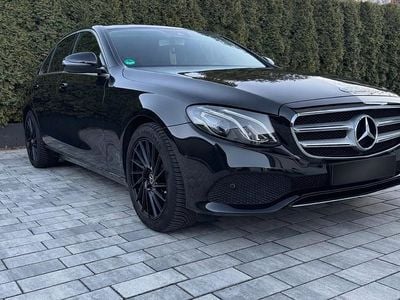 Gebraucht Mercedes E200 Avantgarde 184 PS (135 kW) 2016 Schwarz Limousine