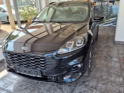Gebraucht Ford Kuga ST-Line 152 PS (111 kW) 2022 Obsidianschwarz metallic (metallic) SUV