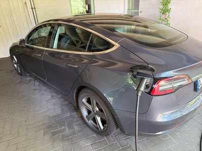 Silber Gebraucht 2020 Tesla Model 3 Limousine | 22.500 € (Etwas zu teuer)