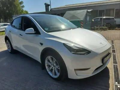 Gebraucht Tesla Model Y RWD 152 kW (208 PS) 2023 Weiß SUV