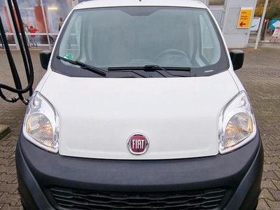 Gebraucht Fiat Fiorino 77 PS (56 kW) 2018 Weiß Van / Kleinbus