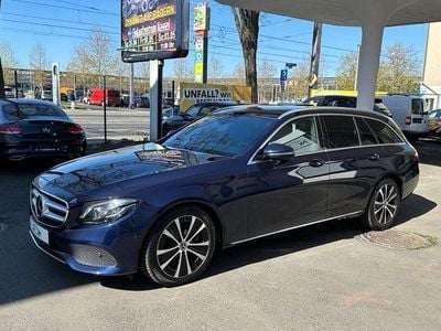 Usata Mercedes E300 245 CV (180 kW) 2018 Blu Berlina