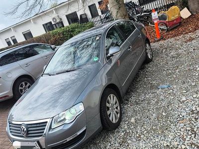Gebraucht VW Passat 140 PS (102 kW) 2007 Grau Limousine
