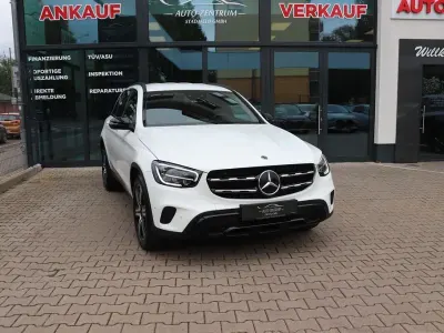 Używany Mercedes GLC200 Night 197 KM (144 kW) 2019 Biały SUV