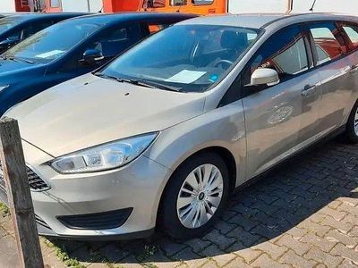 Gebraucht Ford Focus Trend 120 PS (88 kW) 2016 Grau Kombi