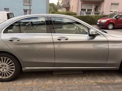 Gebraucht Mercedes C220 Avantgarde 170 PS (125 kW) 2014 Silber Limousine