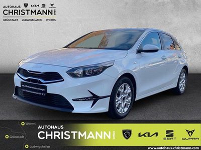 Gebraucht Kia Ceed Vision 120 PS (88 kW) 2022 Casa white Kleinwagen