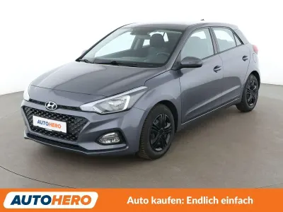 Gebraucht Hyundai i20 Active 101 PS (74 kW) 2018 Grau Kleinwagen