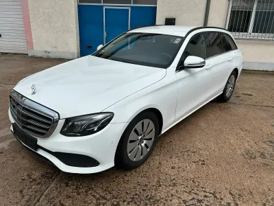Gebraucht Mercedes E220 195 PS (143 kW) 2019 Weiß Kombi