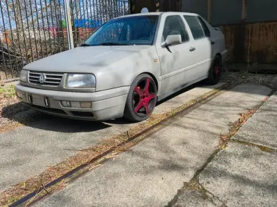 Usata VW Vento 90 CV (66 kW) 1995 Grigio Berlina