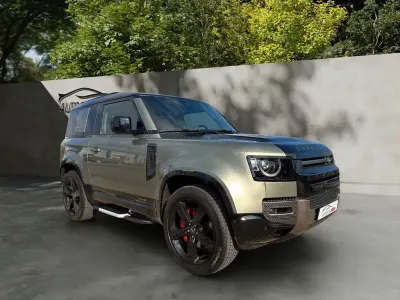 Gebraucht Land Rover Defender Dynamic 400 PS (294 kW) 2021 Pangea green SUV