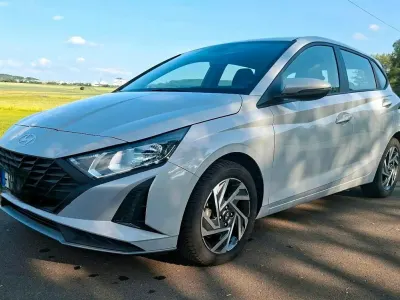Gebraucht Hyundai i20 Comfort 78 PS (57 kW) 2025 Grau Kleinwagen