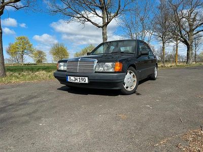 Usata Mercedes 190 109 CV (80 kW) 1992 Nero Berlina