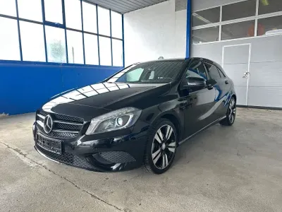Gebraucht Mercedes A200 Night 136 PS (100 kW) 2015 Schwarz Limousine